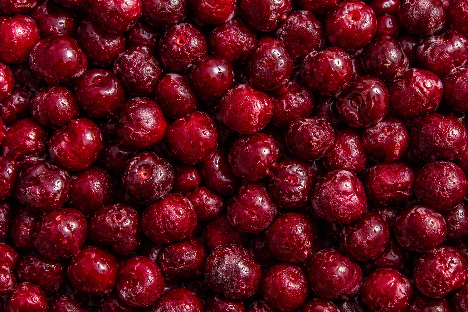 Вишня с косточкой свежемороженая